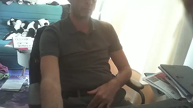 Snapshot of shyfrenchcock1 chatting on 10.17.25 shyfrenchcock1 online show from 10.17.25