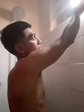 Snapshot of SkinnyHot444 chatting on 12.07.24 SkinnyHot444 online show from 12.07.24