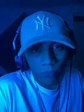 Snapshot of SkinnyHot444 chatting on 01.18.25 SkinnyHot444 online show from 01.18.25