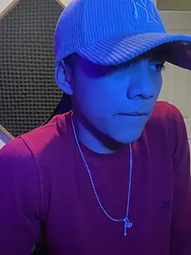 Snapshot of SkinnyHot444 chatting on 01.23.25 SkinnyHot444 online show from 01.23.25