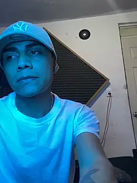 Snapshot of SkinnyHot444 chatting on 01.30.25 SkinnyHot444 online show from 01.30.25