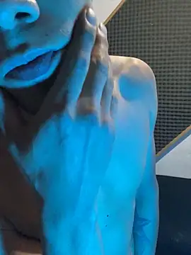 Snapshot of SkinnyHot444 chatting on 01.31.25 SkinnyHot444 online show from 01.31.25