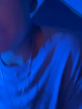 Snapshot of SkinnyHot444 chatting on 02.06.25 SkinnyHot444 online show from 02.06.25