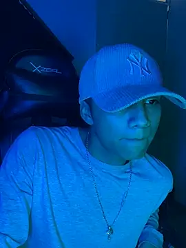 Snapshot of SkinnyHot444 chatting on 02.07.25 SkinnyHot444 online show from 02.07.25