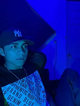 Snapshot of SkinnyHot444 chatting on 02.16.25 SkinnyHot444 online show from 02.16.25