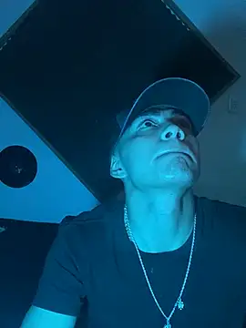 Snapshot of SkinnyHot444 chatting on 03.09.25 SkinnyHot444 online show from 03.09.25