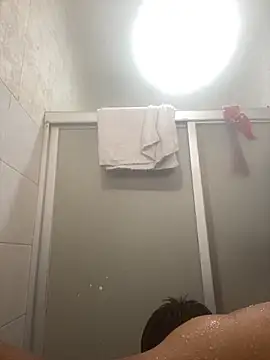 Snapshot of SkinnyHot444 chatting on 09.29.25 SkinnyHot444 online show from 09.29.25