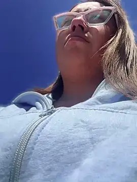 Snapshot of VIOLETA-25_ chatting on 02.27.26 VIOLETA-25 online show from 02.27.26