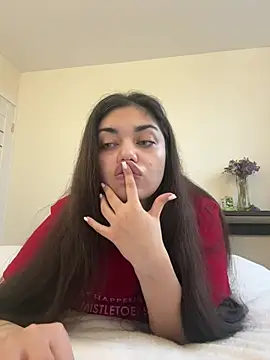 Snapshot of Sweet_Khalifa_ chatting on 12.21.24 Sweet Khalifa online show from 12.21.24