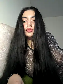 Snapshot of Sweet_Khalifa_ chatting on 10.12.25 Sweet Khalifa online show from 10.12.25