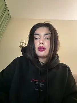 Snapshot of Sweet_Khalifa_ chatting on 10.30.25 Sweet Khalifa online show from 10.30.25