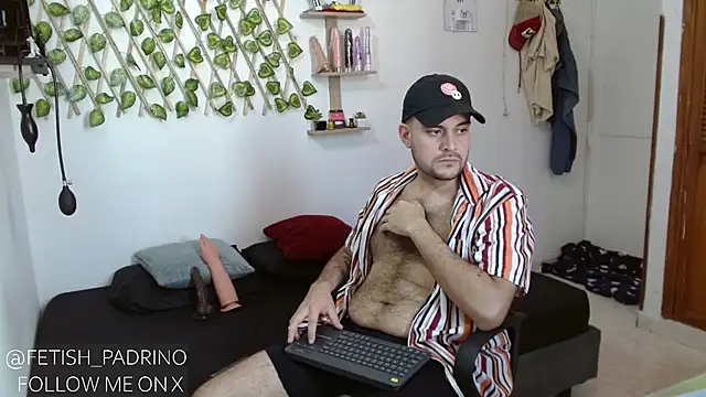 Snapshot of fetish_padrino chatting on 01.17.25 fetish padrino online show from 01.17.25