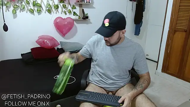 Snapshot of fetish_padrino chatting on 02.09.25 fetish padrino online show from 02.09.25