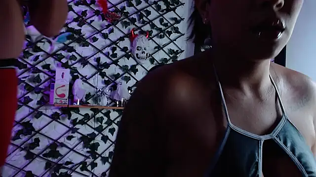 Snapshot of ethanandbrianna chatting on 10.05.25 ethanandbrianna online show from 10.05.25