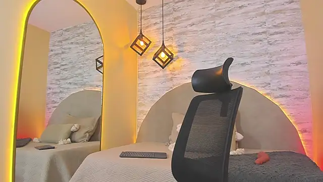 Aron Bolt online show from 02.12.26