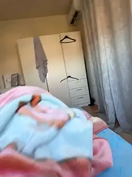 Snapshot of jessieandjames29 chatting on 03.20.25 jessieandjames29 online show from 03.20.25