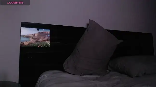 Snapshot of FaustoCock chatting on 02.13.25 FaustoCock online show from 02.13.25