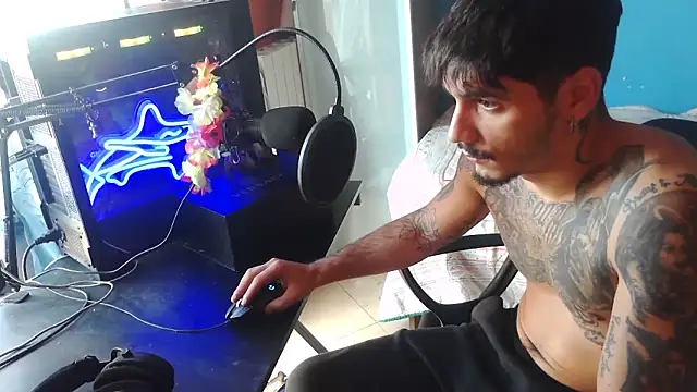 Badboyi1997 online show from 10.11.25