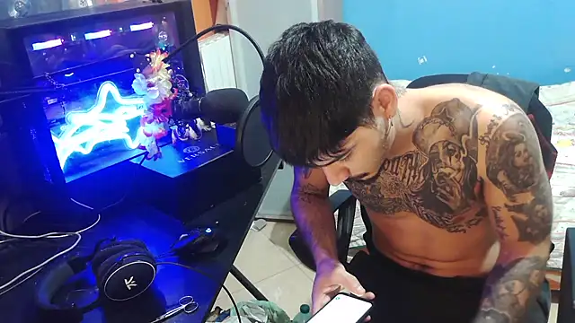 Badboyi1997 online show from 10.11.25