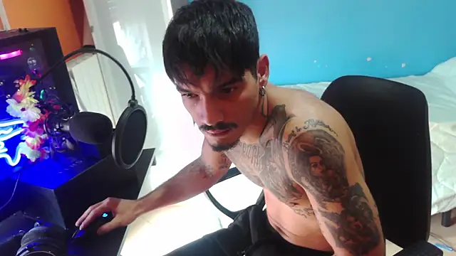 Badboyi1997 online show from 10.13.25