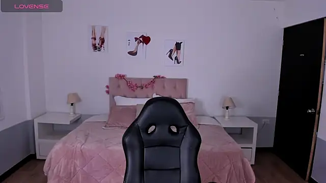 Snapshot of Pamela_cheverry chatting on 03.18.25 Pamela cheverry online show from 03.18.25