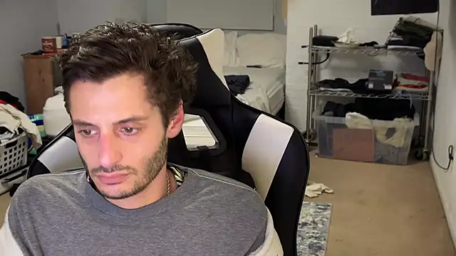 Snapshot of Dylansd chatting on 12.25.24 Dylansd online show from 12.25.24