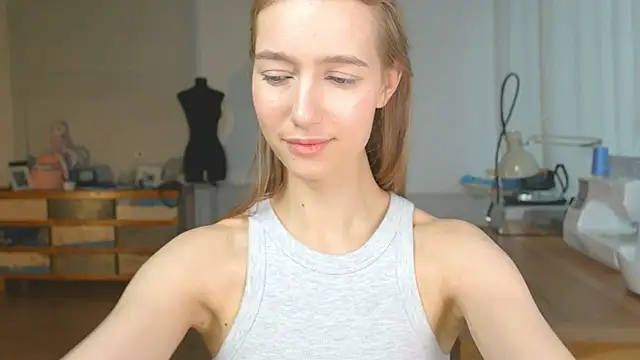 Snapshot of solar_bella chatting on 01.19.25 solar bella online show from 01.19.25