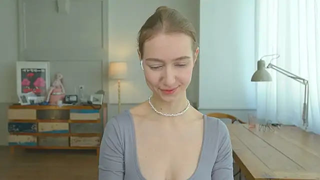 Snapshot of solar_bella chatting on 02.09.25 solar bella online show from 02.09.25