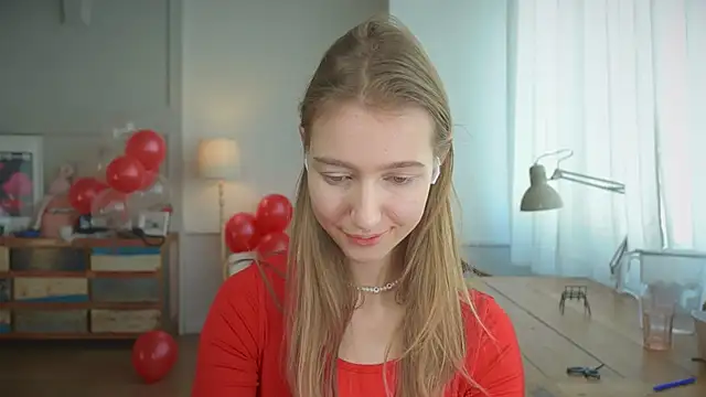 Snapshot of solar_bella chatting on 02.14.25 solar bella online show from 02.14.25