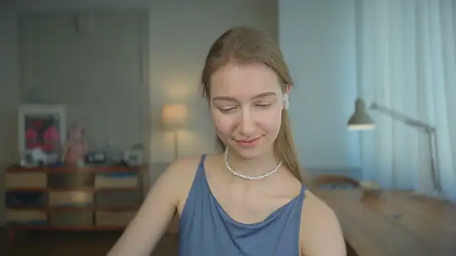 Snapshot of solar_bella chatting on 02.25.25 solar bella online show from 02.25.25