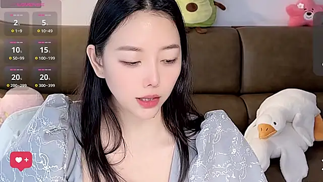 Yilin1999 online show from 09.23.25