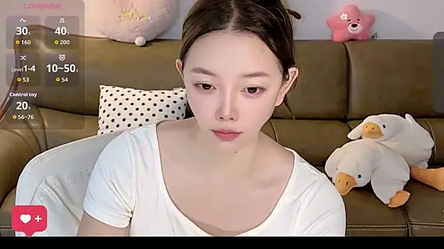 Snapshot of Yilin1999 chatting on 07.21.26 Yilin1999 online show from 07.21.26