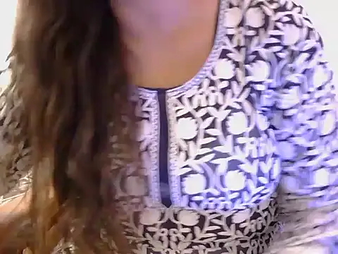 Snapshot of diva-22 chatting on 01.18.25 diva-22 online show from 01.18.25