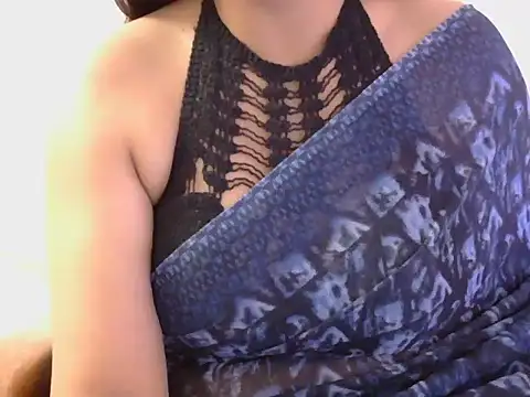 Snapshot of diva-22 chatting on 02.10.25 diva-22 online show from 02.10.25