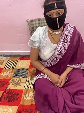 Snapshot of mickey_love chatting on 02.26.25 mickey love online show from 02.26.25