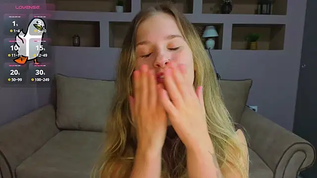 LinaCristonsen online show from 10.09.25