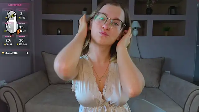 LinaCristonsen online show from 10.29.25