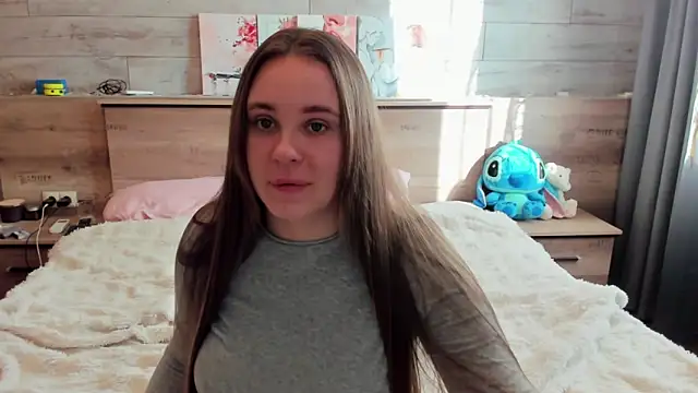 Snapshot of AngellNight4u chatting on 10.31.25 AngellNight4u online show from 10.31.25