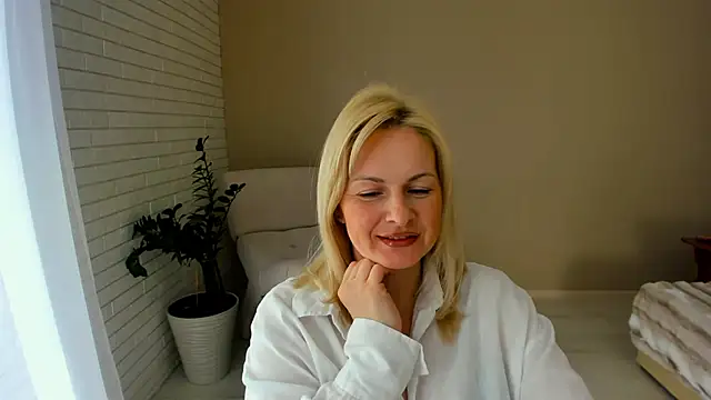 Snapshot of Alicee_Gracee chatting on 02.20.26 Alicee Gracee online show from 02.20.26
