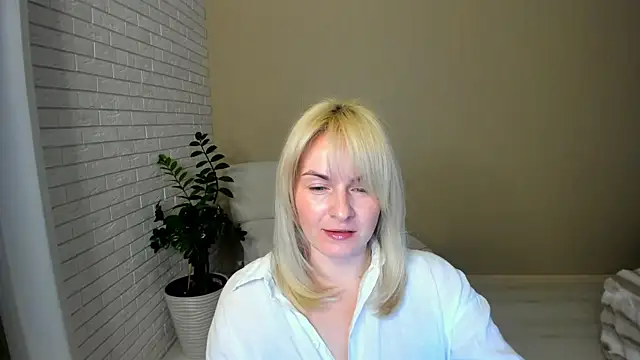 Snapshot of Alicee_Gracee chatting on 02.25.26 Alicee Gracee online show from 02.25.26