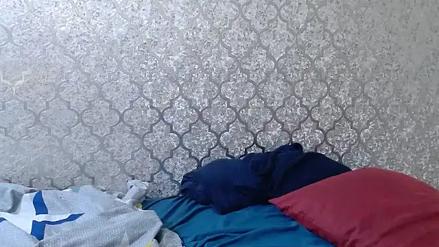 MaximTease24 online show from 03.14.25