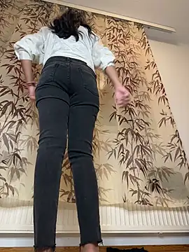 Snapshot of ScarletAss chatting on 12.30.24 ScarletAss online show from 12.30.24