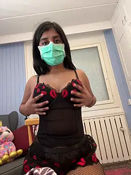 Snapshot of ScarletAss chatting on 01.24.25 ScarletAss online show from 01.24.25