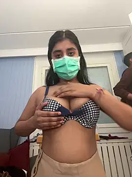 Snapshot of ScarletAss chatting on 02.15.25 ScarletAss online show from 02.15.25