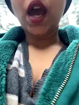 Snapshot of ScarletAss chatting on 09.23.25 ScarletAss online show from 09.23.25