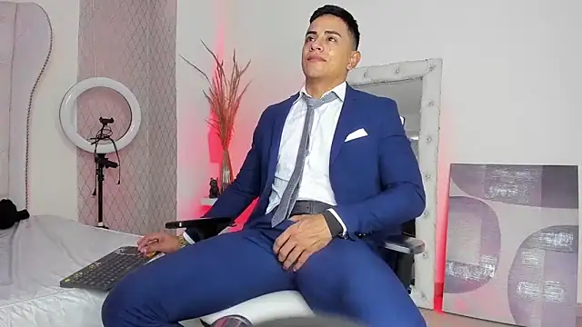 Lucii fer  online show from 05.04.26