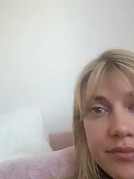 LustfulLuna  online show from 05.12.26