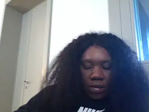 Snapshot of bonbonaumiel chatting on 12.03.24 bonbonaumiel online show from 12.03.24