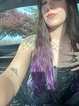 Snapshot of thevixenviolet chatting on 04.08.26 thevixenviolet online show from 04.08.26