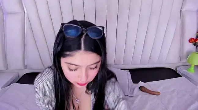 Lucy Anall  online show from 12.17.24